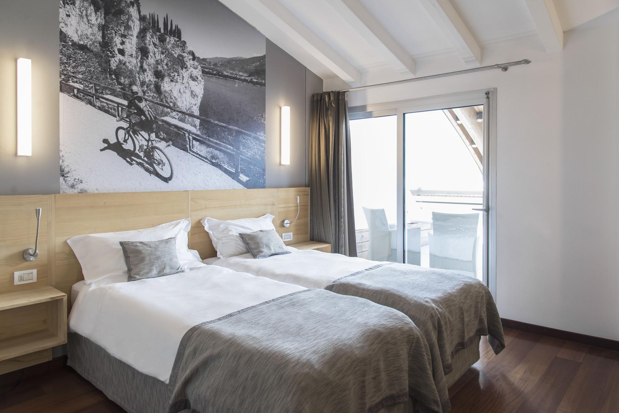 Garda Hotel Forte Charme Torbole Sul Garda Esterno foto