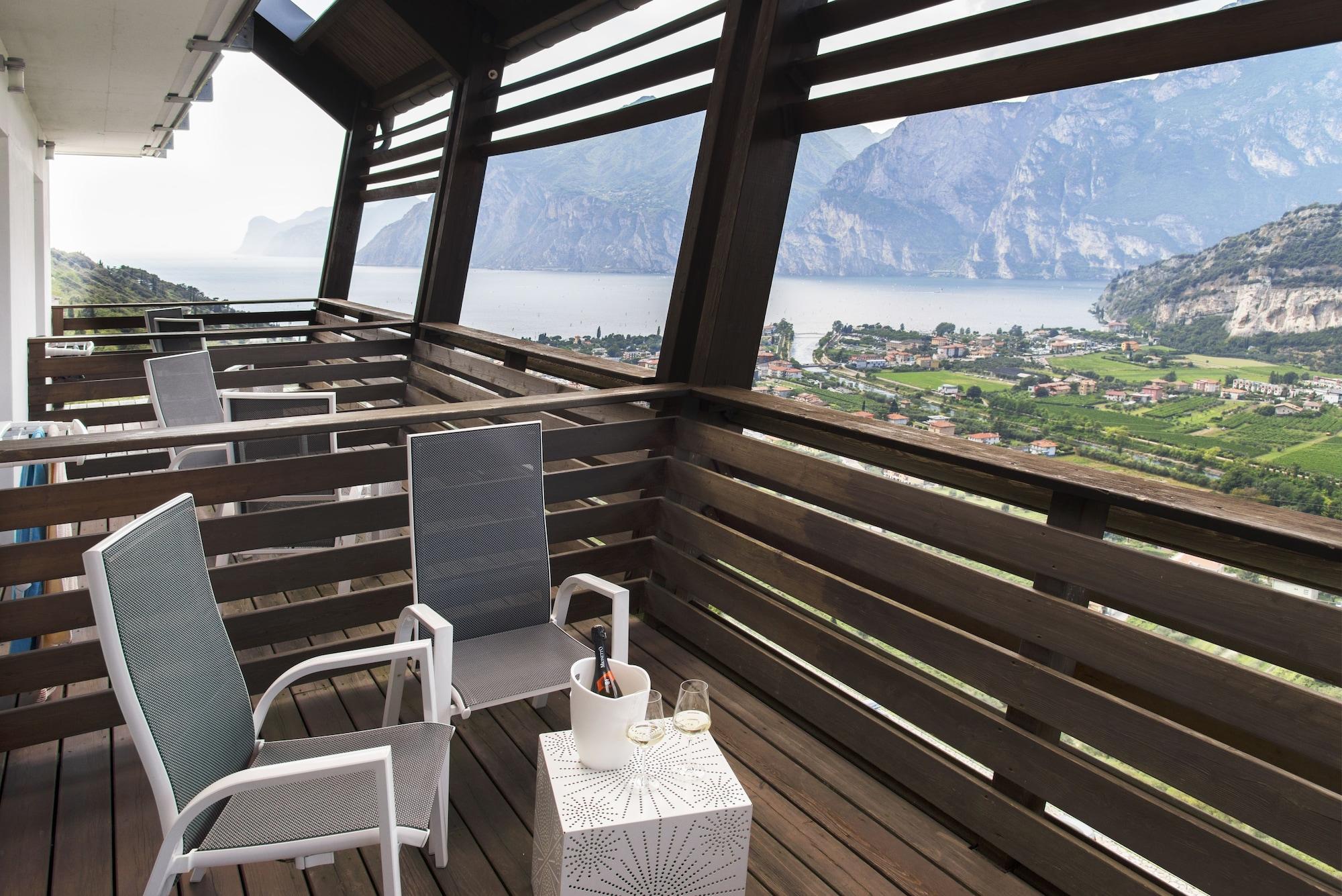 Garda Hotel Forte Charme Torbole Sul Garda Esterno foto